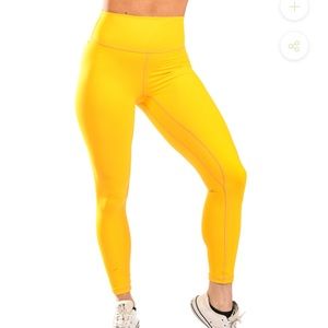 Til you collapse mustard classic leggings size S